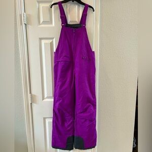 Kids snow bibs size large.